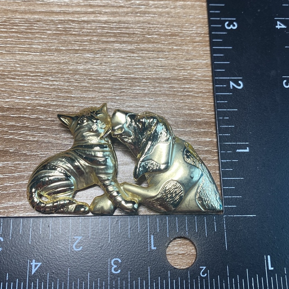 AJC Cute Vintage Dog And Cat Pin Brooch Gold Tone animal pin costume jewelry